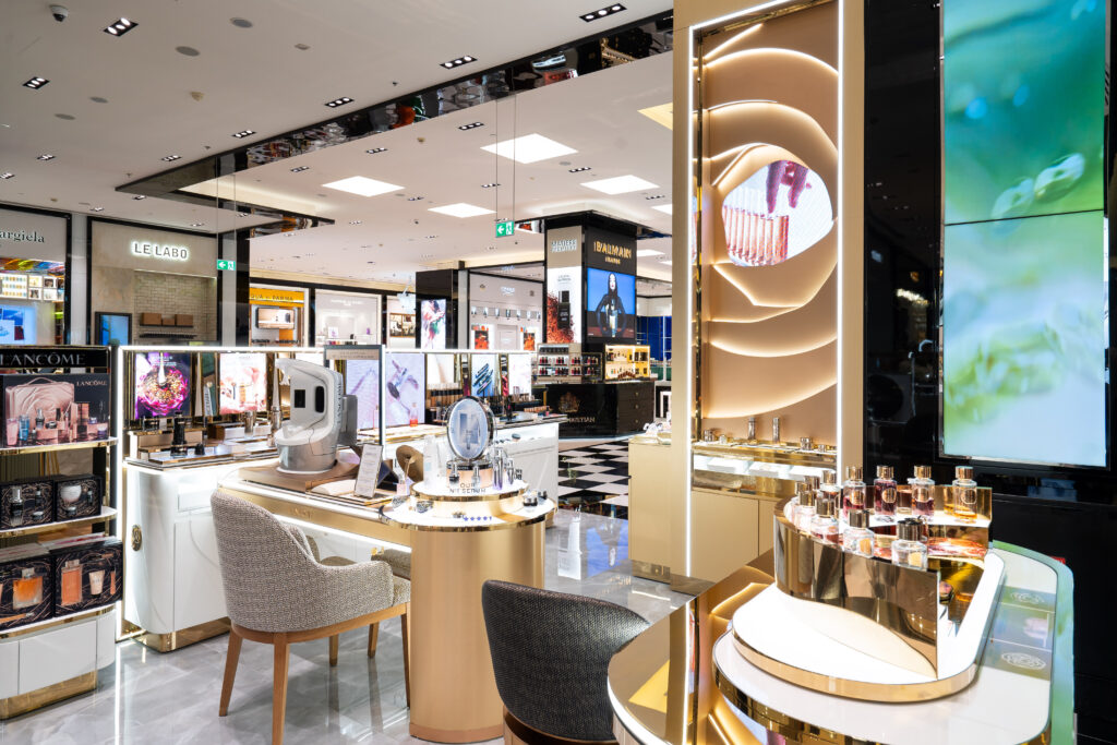 Navigating Tomorrow’s Retail 2025’s Shopfitting Trends for Luxury Brands